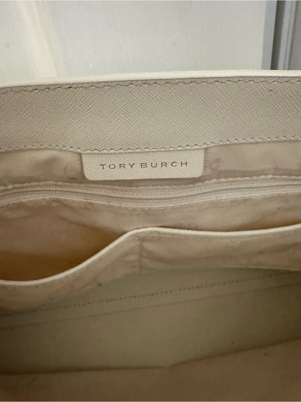 Tory Burch Emerson Small Tote in white and gold